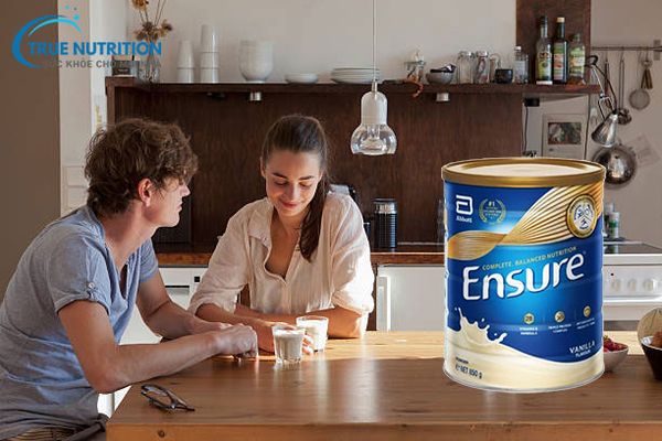 Sữa Ensure Mỹ không có muỗng thì pha như thế nào?