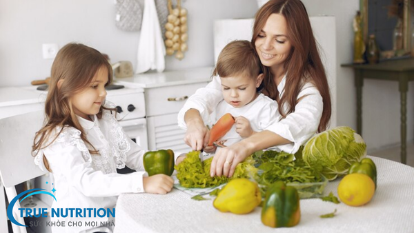 chế độ ăn hằng ngày cho trẻ