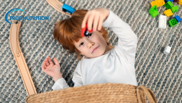 đồ chơi trẻ dễ nuốt phải