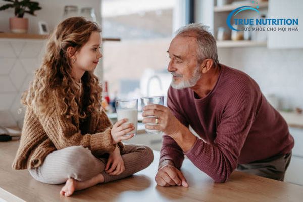 Sữa Ensure Mỹ không có muỗng thì pha như thế nào?