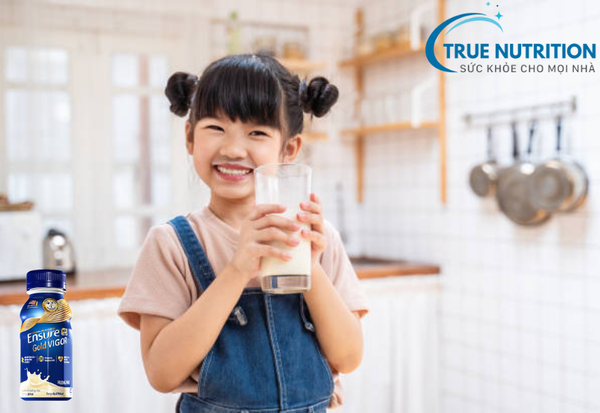 Sữa Ensure Nước Bao Nhiêu Tuổi Uống Được? Hướng Dẫn Đầy Đủ Cho Phụ Huynh Về Sử Dụng Sữa Cho Trẻ Em!