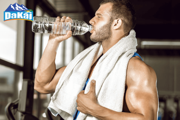 Tập gym nên uống gì? Top 6 thức uống có lợi mà gymer không thể bỏ qua