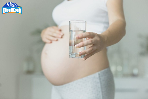 Uống nước gì tốt cho bà bầu? Bà bầu nên uống nước gì trong cả thai kỳ