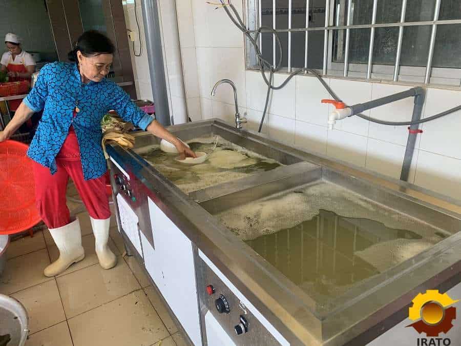 Có nên mua máy rửa bát công nghiệp tự chế không 2