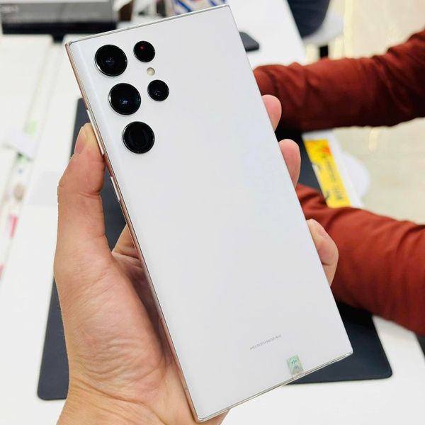 TOP 5 ĐIỆN THOẠI HÀNG LƯỚT PHÂN KHÚC TẦM TRUNG TỐT NHẤT 2025