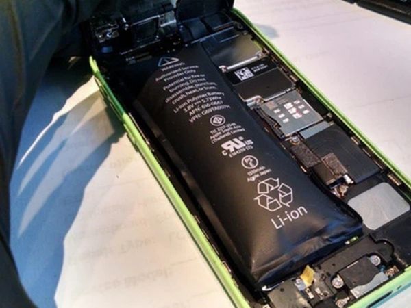 Pin Điện Thoại Bị Phồng Có Nguy Hiểm Không?