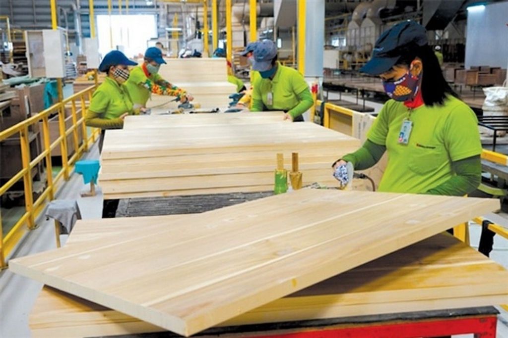 Mỹ áp thuế 46% với Việt Nam: Doanh nghiệp ngành gỗ nắm lấy “khe cửa hẹp”