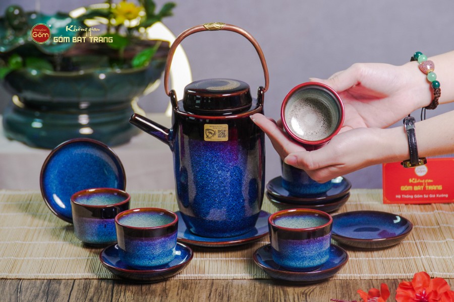 Bộ Ấm Chén Men Xanh Đen Cao Lòng Phấn Hồng