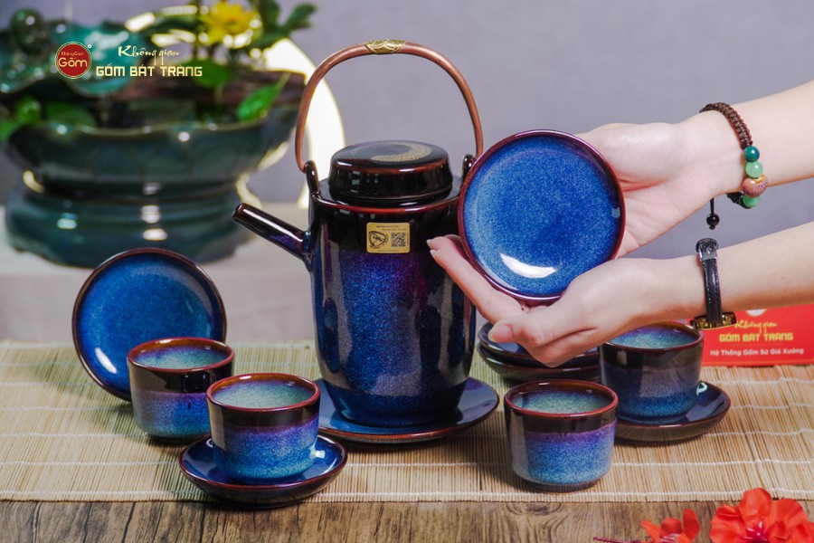 Bộ Ấm Chén Men Xanh Đen Cao Lòng Phấn Hồng