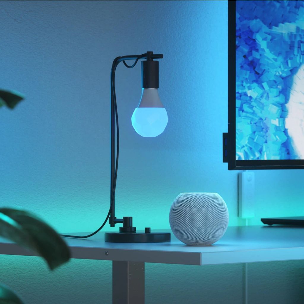 Nanoleaf ra mắt đèn Essentials mới cùng đèn bàn với thiết kế độc lạ.