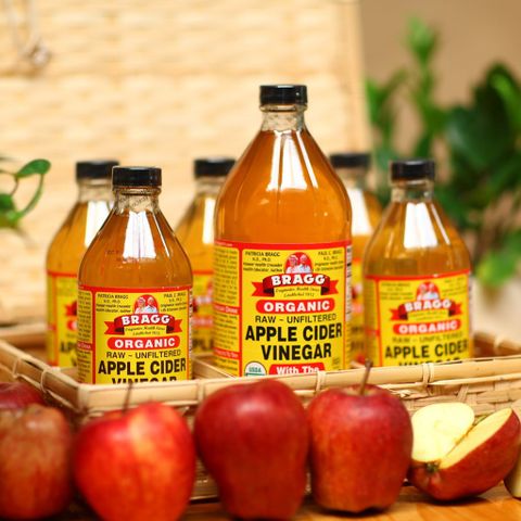 15 công dụng tuyệt vời của giấm táo hữu cơ Bragg
