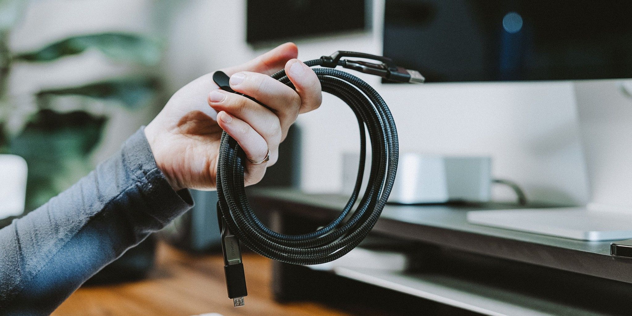 Cáp sạc Nomad Universal Cable 240W