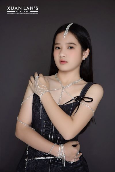 Model Cheryl Dương thần thái tự tin trong bộ hình chuyên nghiệp chủ đề Kpop
