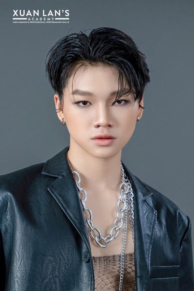 Model Teen Nhật Lâm Bứt Phá Với Phong Cách Idol Kpop Mới Mẻ