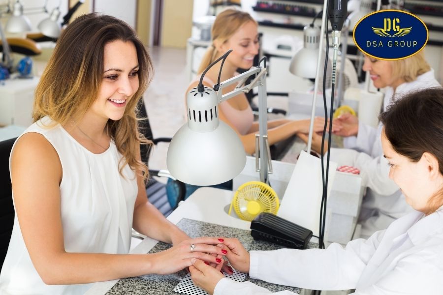 Tham Gia Chương Trình Visa J1 Ngành Nail: Cơ Hội Cho Bạn Trẻ Yêu Nghề