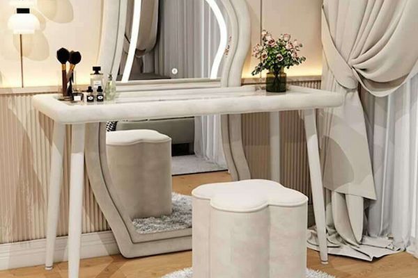 Ghế đôn bọc nhung dày dặn