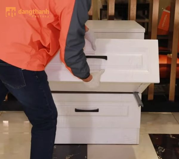 Cách lắp đặt tay trượt âm chi tiết