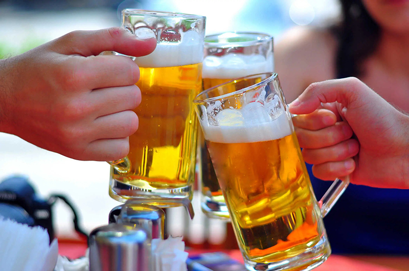 uống nhiều rượu bia gây hại cho gan và sức khỏe