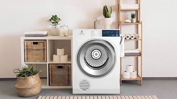 Máy sấy bơm nhiệt là dòng máy sấy hiện đại nhất hiện nay, sử dụng công nghệ bơm nhiệt để tái tạo và tái sử dụng luồng khí nóng