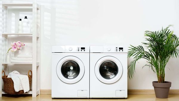 Máy giặt Samsung có công nghệ AddWash tiện lợi và công nghệ Inverter tiết kiệm điện