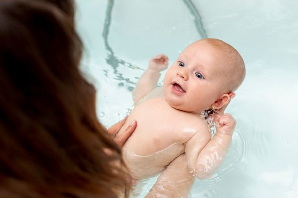 6 bước tắm trẻ sơ sinh tại nhà: đơn giản và an toàn
