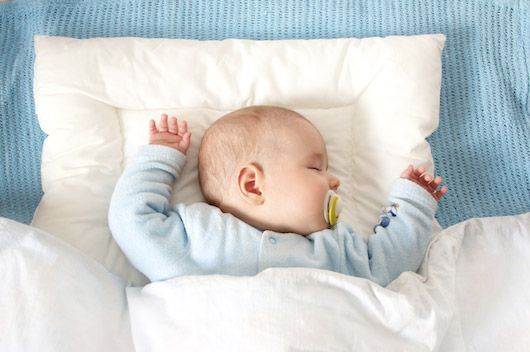 Mẹo hay giúp bé ngủ ngon không giật mình, bố mẹ cần nên biết!