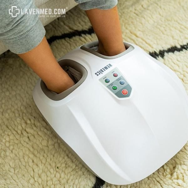 Những chiếc máy massage chân rất thuận tiện để bạn sử dụng ngay cả khi ở nhà (ảnh minh họa Máy massage chân HoMedics FMS-351HJ)