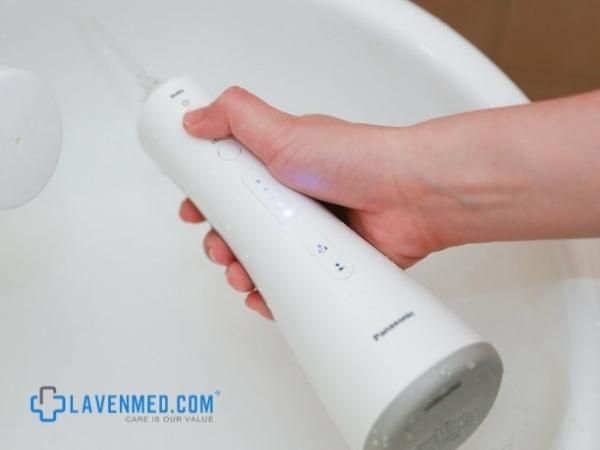 Thiết kế chống nước khiến bạn yên tâm sử dụng kể cả khi đang tắm