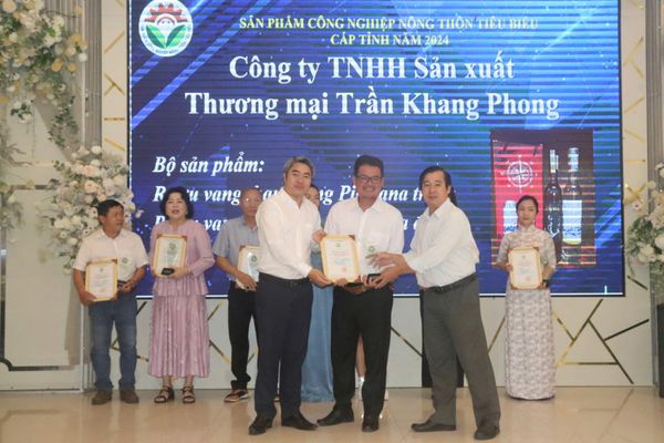 Rượu Vang Thanh Long Pitayana – Sản Phẩm Tiêu Biểu Bình Thuận 2024