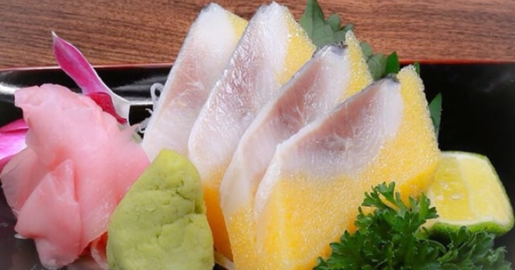 Cơm cuộn cá trích ép trứng màu vàng CHUUGAI FOODS