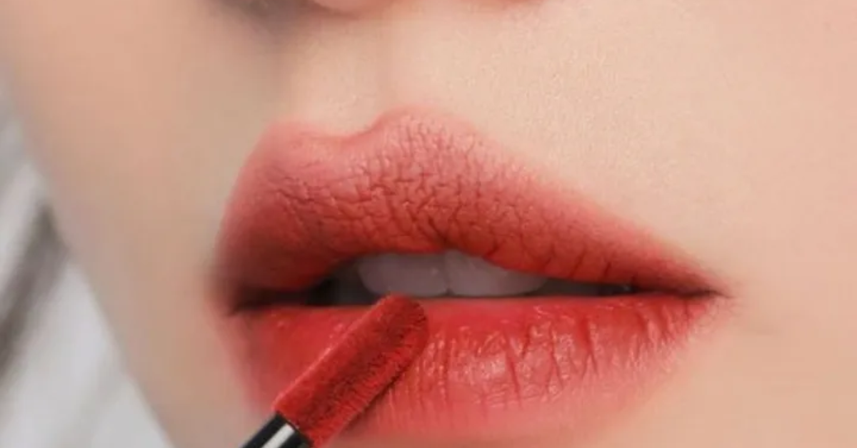 Thoa son môi, bước cuối cùng trong quy trình trang điểm