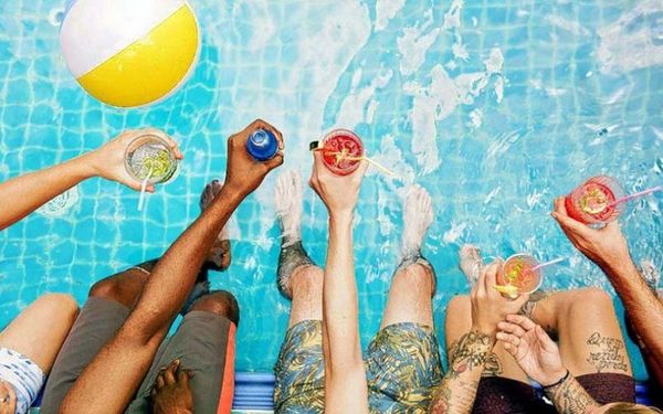 pool-party-la-gi-tat-tan-tat-ve-pool-party