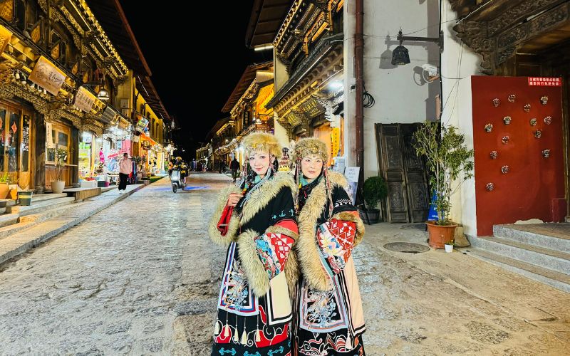 Thành Cổ Ánh Trăng