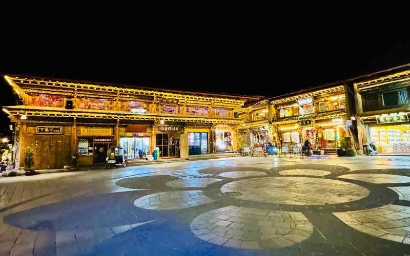 Thành Cổ Ánh Trăng