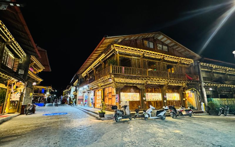 Thành Cổ Ánh Trăng