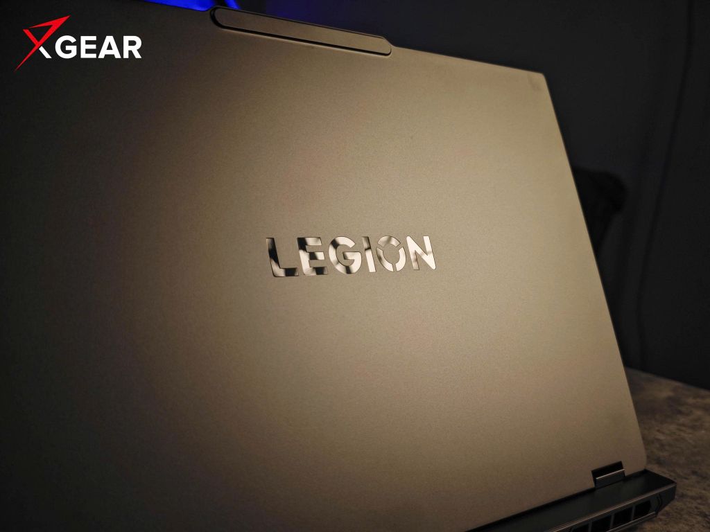 thiết kế sang trọng, tinh tế Laptop Gaming LENOVO Legion 5 15IRX10 83LY004JVN