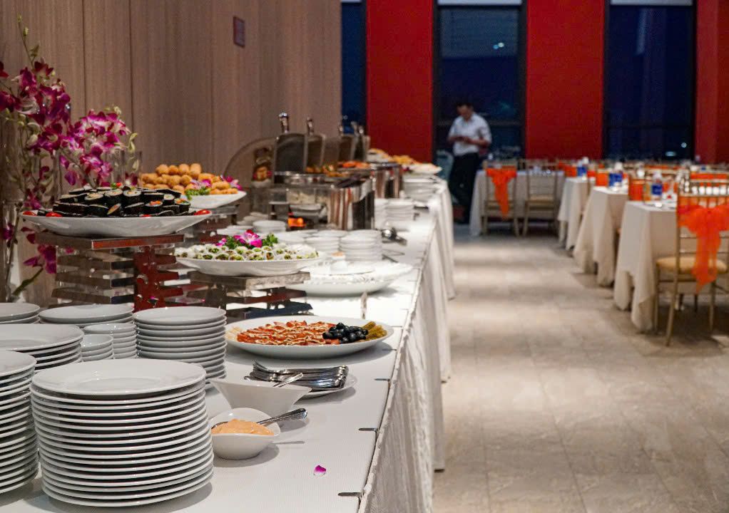 Setup bàn tiệc tại gia