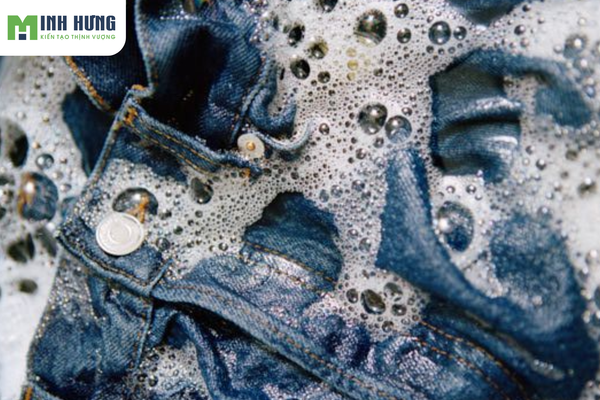 nut-quan-jeans-bi-dut-va-cach-xu-ly-sieu-nhanh-chong-va-de-dang