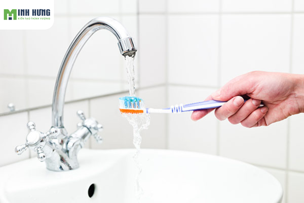 top-5-cong-dung-cua-ban-chai-danh-rang-cu-giup-tiet-kiem-tien-trieu-moi-nam