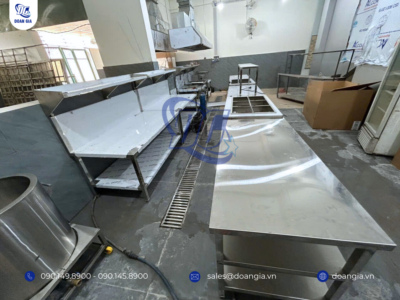 chụp hút mùi công nghiệp