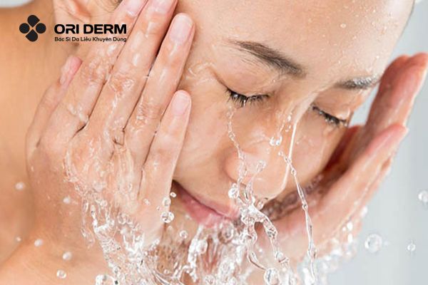 Lưu ý khi sử dụng sữa rửa mặt trị mụn cho da dầu