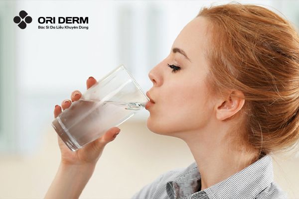 Cách uống trà sữa và trà không nổi mụn