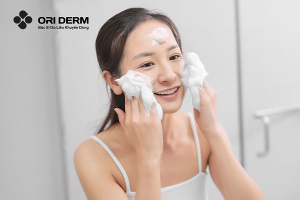 Làm sạch da mặt
