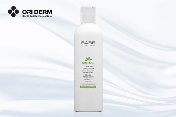 Toner cân bằng cho da dầu mụn nhạy cảm Babé Stop AKN Astringent Tonic