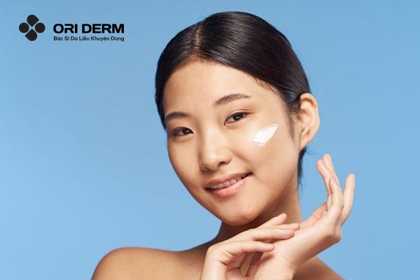 Bôi thuốc hỗ trợ làm lành vết thương