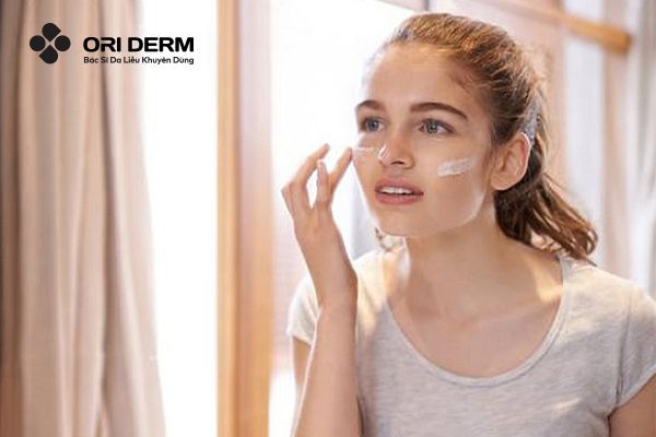 Dặm lại kem chống nắng