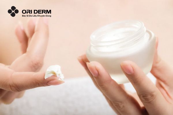 Kem dưỡng ẩm cho da hỗn hợp thiên khô