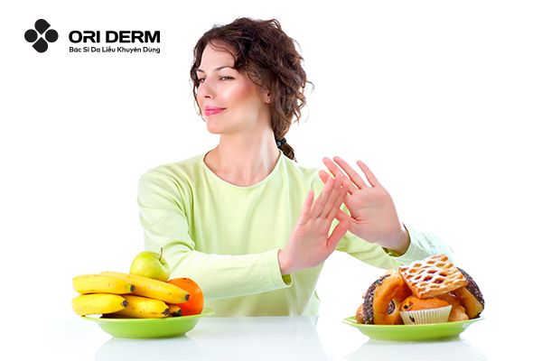 Những điều cần hạn chế khi dùng kem trị mụn nội tiết