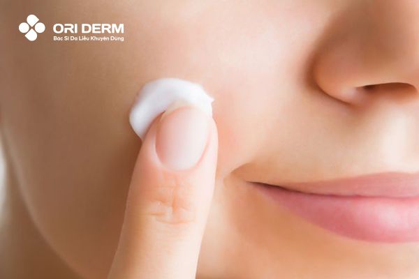 Dưỡng ẩm và phục hồi