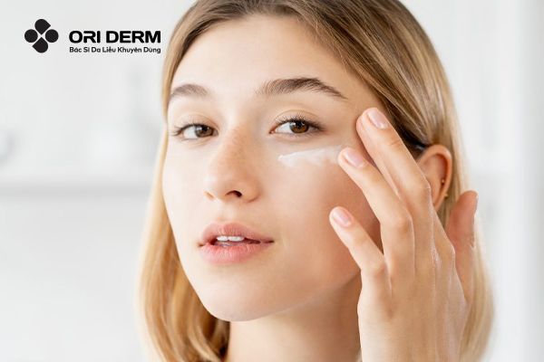 Tổng Hợp 10 Kem Dưỡng Ẩm Cho Da Nhạy Cảm Mụn Hot Nhất Hiện Nay